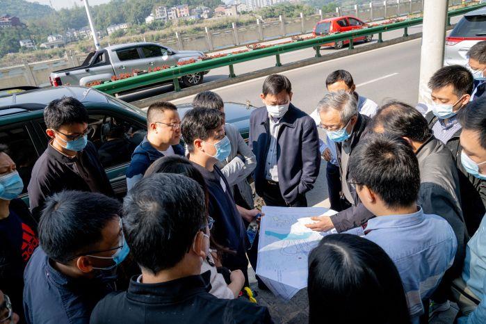 7、長陽抽水蓄能項目預可研現(xiàn)場勘測（楊海青攝）